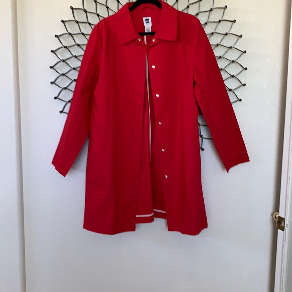 Gap lightweight red coat, great condition Sz L